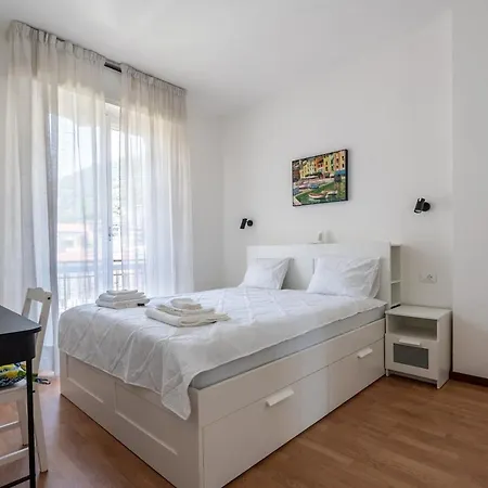 Elegant Апартаменти *